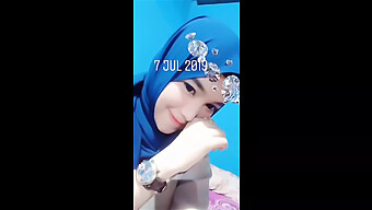 Menari Dan Erotisme Yang Sensual Oleh Kecantikan Indonesia Di Bigo Live.