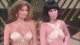 Vintage Milf Cher I Raquel Welch W Wysokich Obcasach