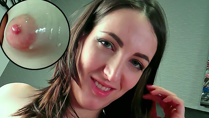 Vidéo Pov Intime De La Brune Liz Qui Donne Une Branlette Et Me Suce