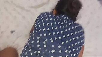 ¡mira El Video Casero De Una Chica India Apretada Y De Pechos Pequeños Con Un Primer Plano De Su Trasero!