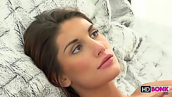 La Belle August Ames Aux Gros Seins Devient Sauvage Dans Une Scène De Sexe Torride