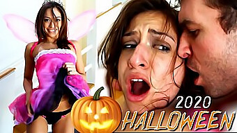 Halloweenská Sexkapáda Sary Luvv A Jamese Deena S Drobnou Princeznou