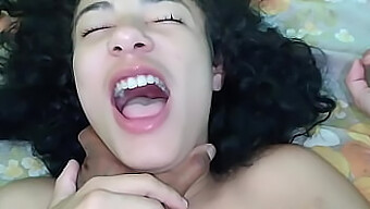 Ragazza Brasiliana Diventa Selvaggia E Sporca In Un Video A Tema Pelliccia